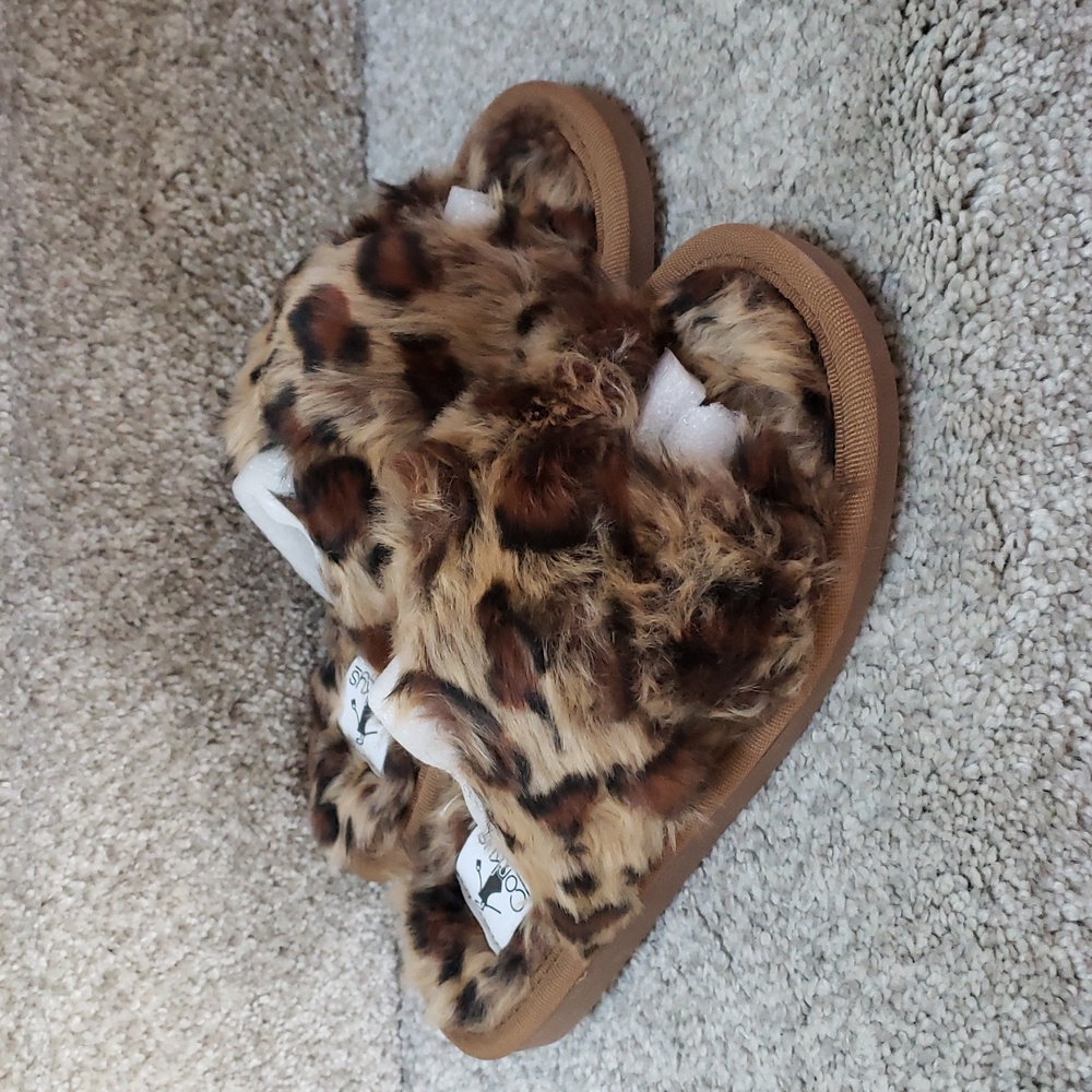 Leopard / Cheetah furry slippers open toe Corkys Slumber NIB Size 7 only